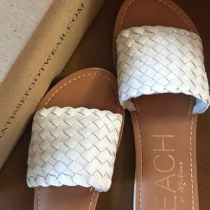 Brand New leather Matisse slide sandals